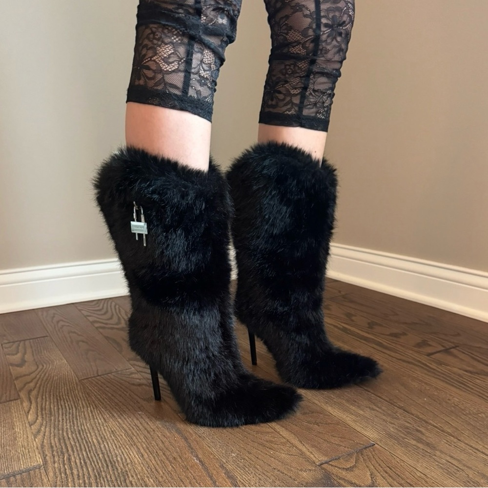 Chic Black Fur Heeled Boots - Picture 2 of 5